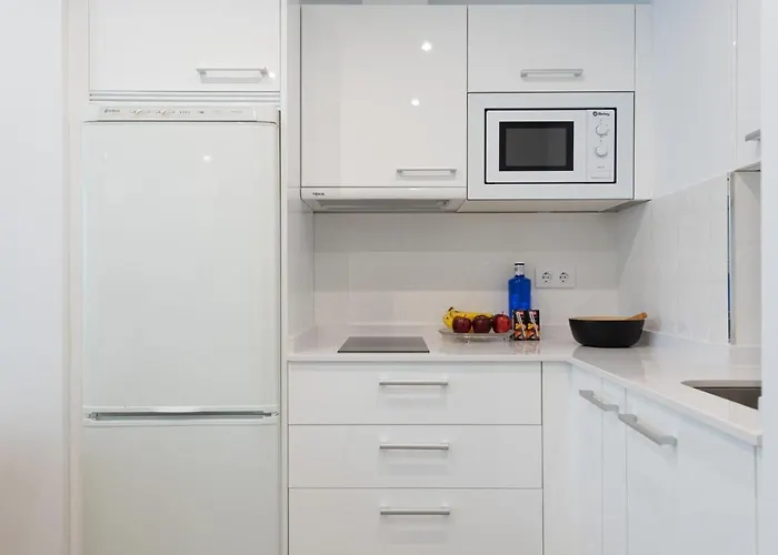 Homeforguest Moderno Estudio Junto A Canteras Apartment *